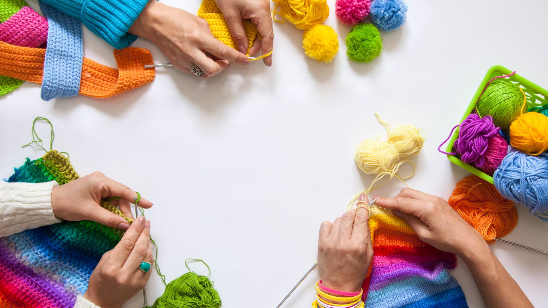 crochet-and-knitting-from-coloured-yarn-40110